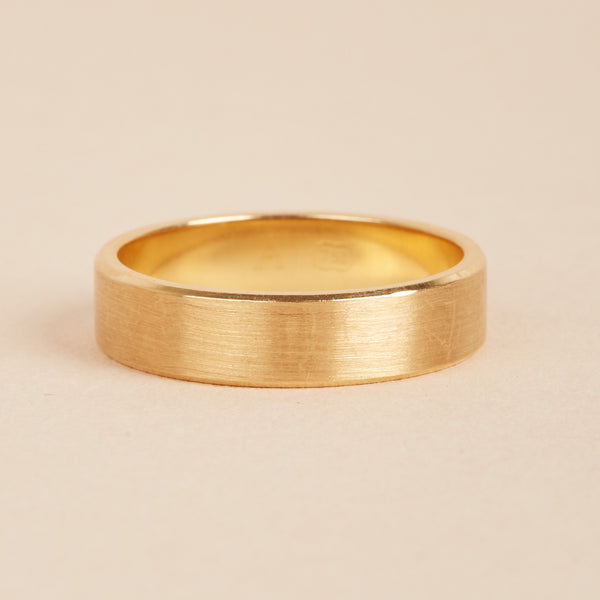 Elton Ring - 9ct Gold