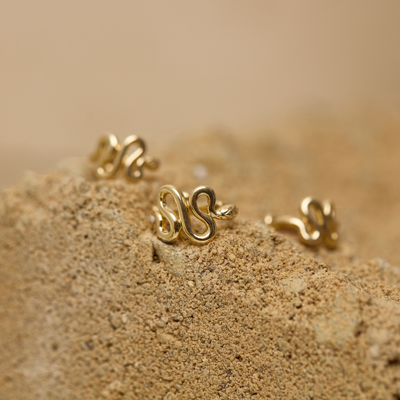 Snake Huggie Medium - 9ct Gold