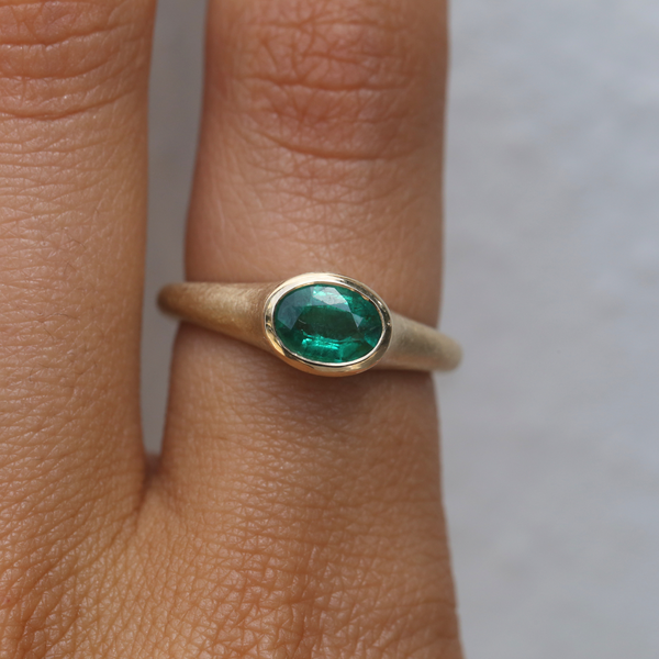 Coco Ring with Oval Emerald - 18ct Gold