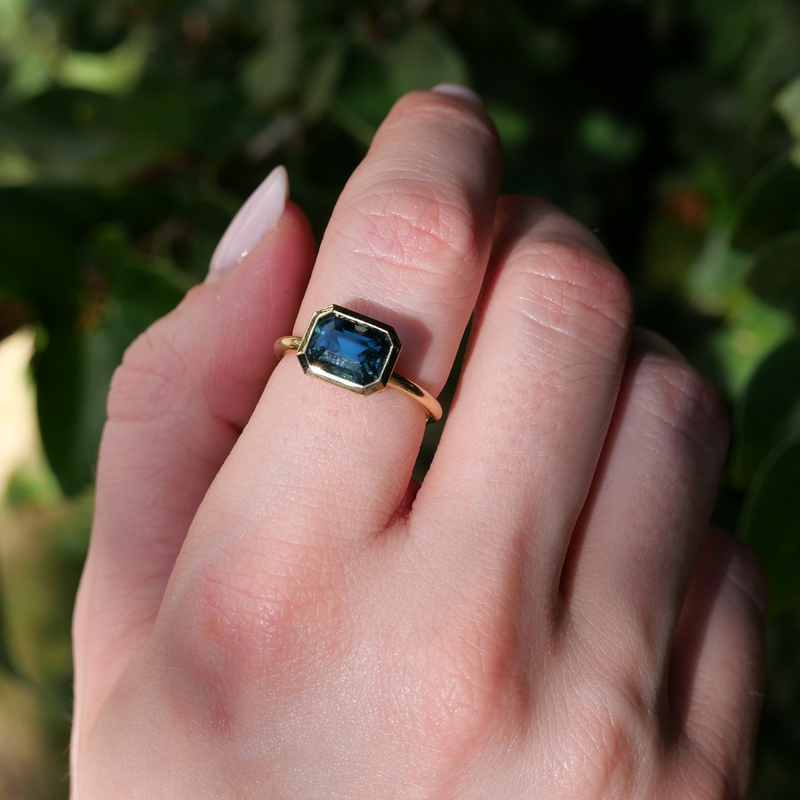 Artemis with Emerald Cut Teal Sapphire - 18ct Gold