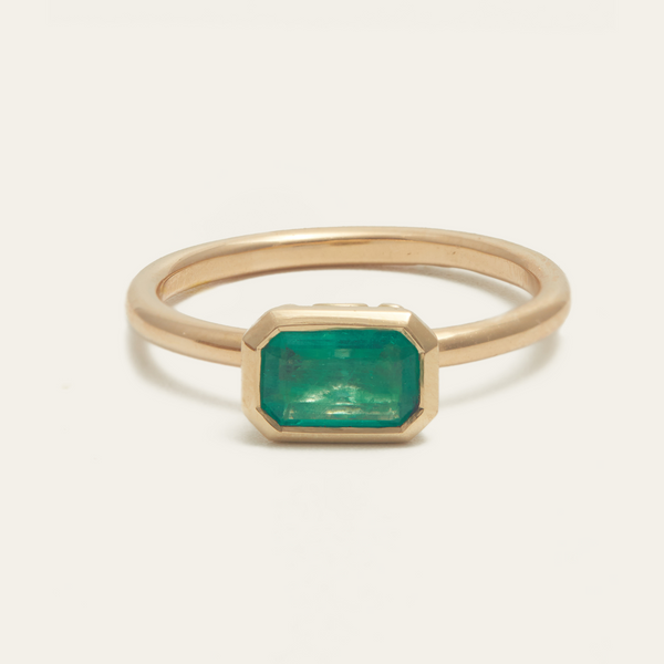 Esmeralda Solitaire with 0.60ct Colombian Emerald - 18ct Gold
