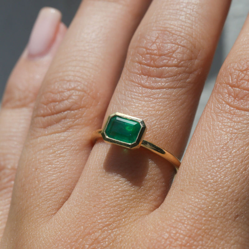 Esmeralda with 0.94ct Zambian Emerald - 18ct Gold