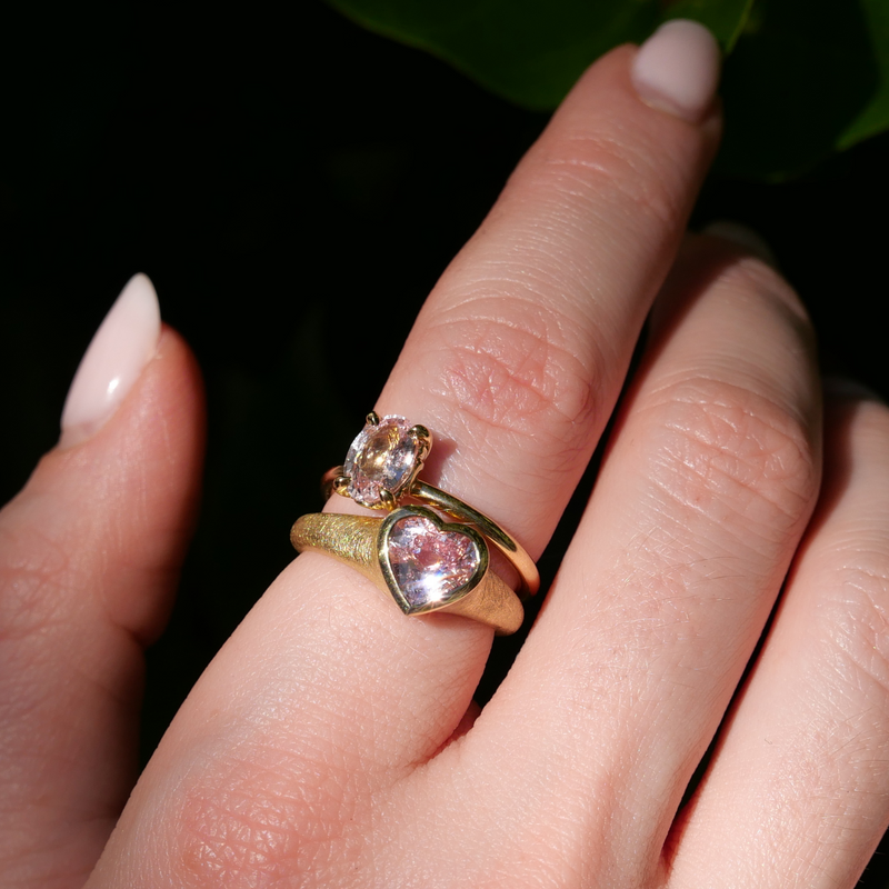 Lily with Oval Pink Sapphire - 18ct Gold