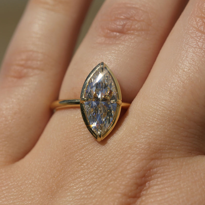Venus with Lab Marquise Diamond - 18ct Gold