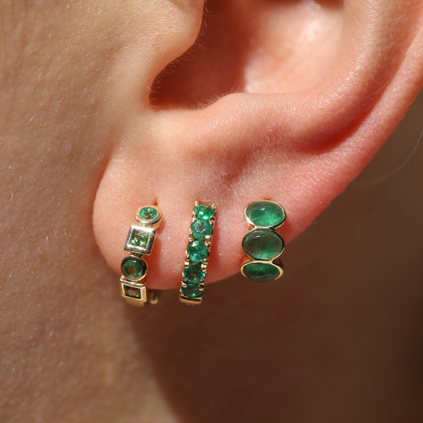 Big Emerald Huggie Medium - 14ct Gold