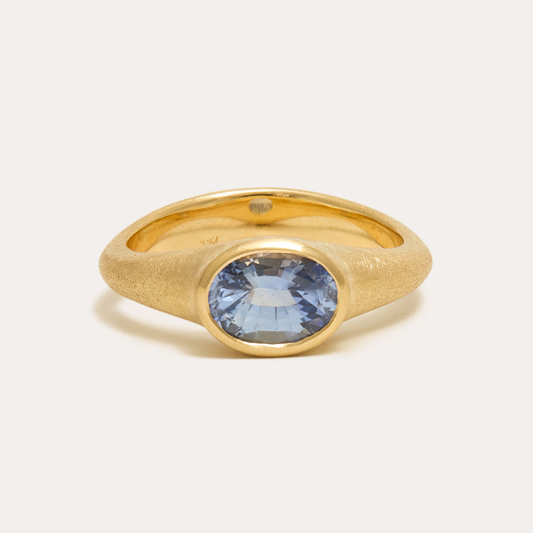 Nico with Oval Blue Sapphire - 18ct Gold