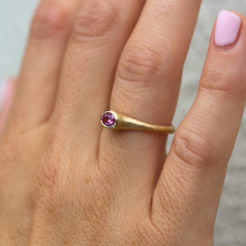 Coco with Oval Pink Sapphire - 14ct Gold