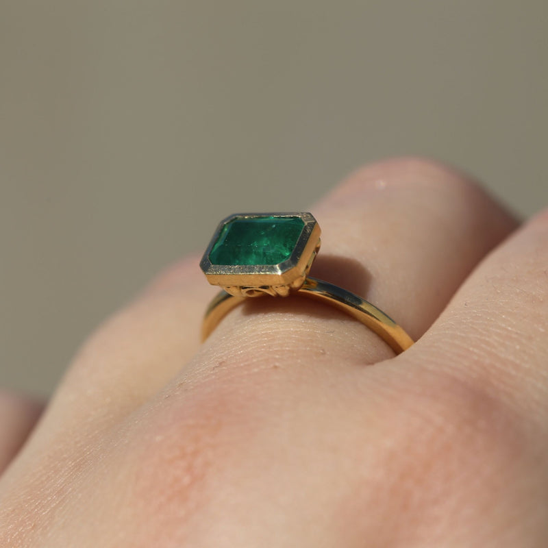 Esmeralda with 1.55ct Zambian Emerald - 18ct Gold