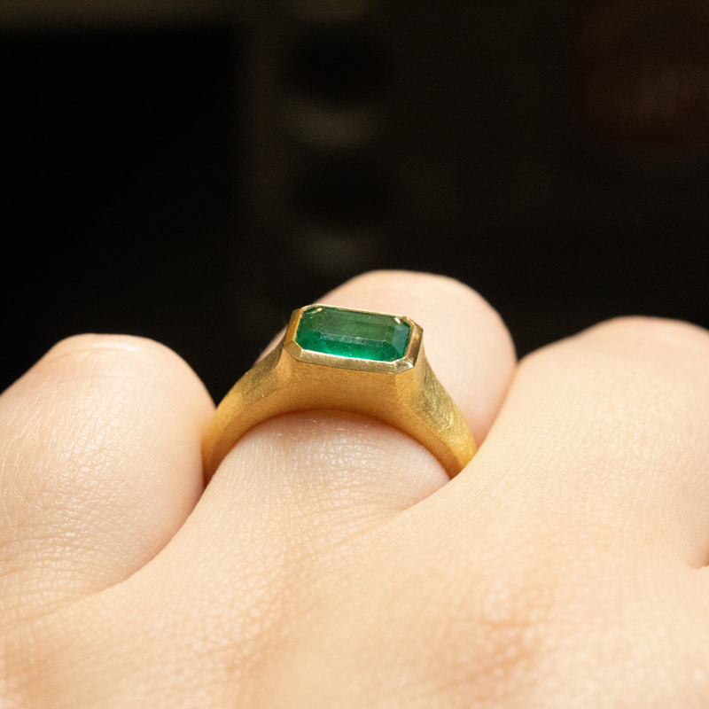 Nico Ring with Emerald Cut Emerald - 18ct Gold