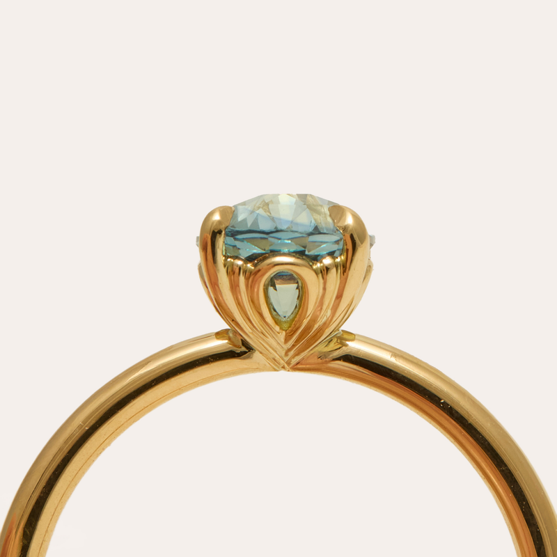 Atmos with Oval Blue Sapphire - 18ct Gold