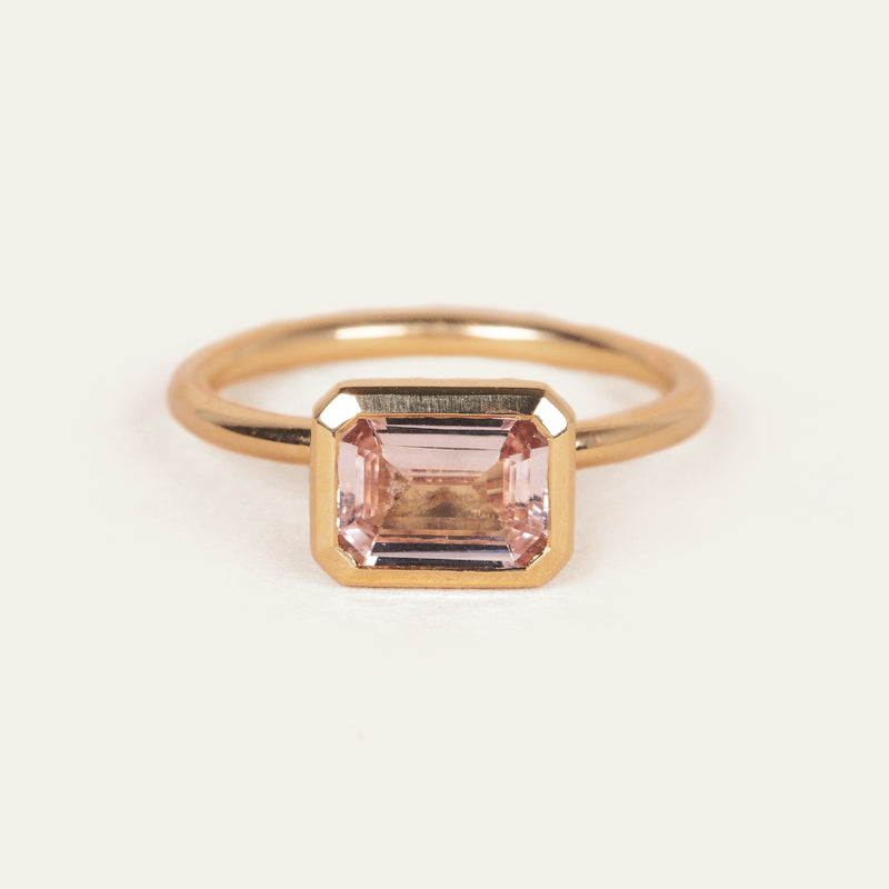 Azalea Pink Sapphire Solitaire - 18ct Gold