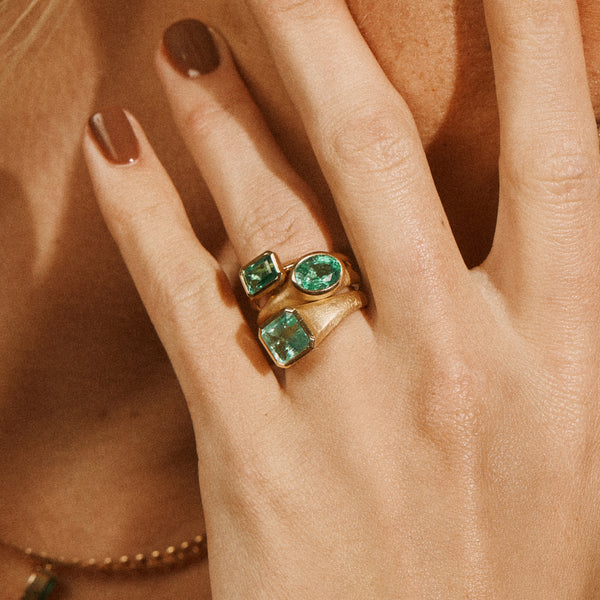 Nico Ring with 1.85ct Oval Zambian Emerald - 18ct Gold