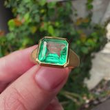 Nico Ring with Colombian Emerald 2.17ct - 18ct Gold