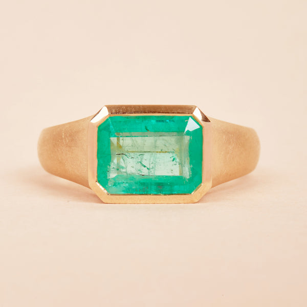 Nico Ring with Colombian Emerald - 18ct Gold