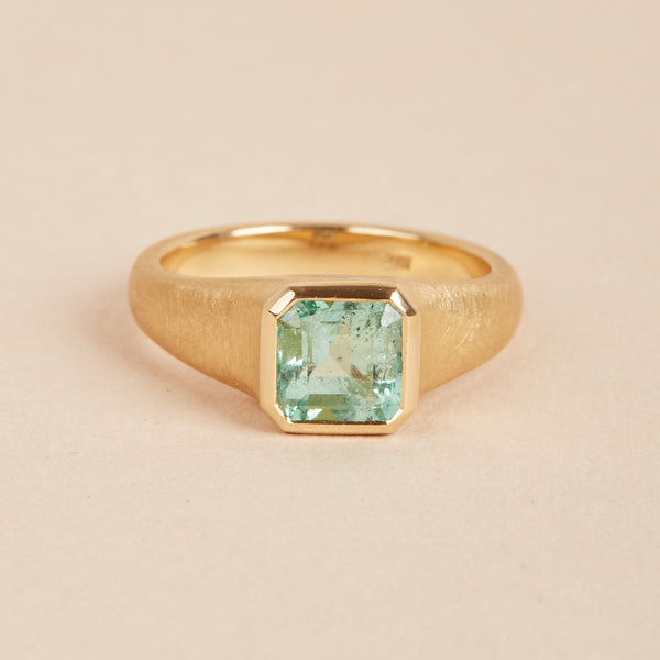 Nico Ring with 1.43ct Colombian Emerald - 18ct Gold