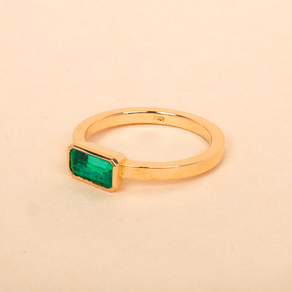 Zuri Emerald Solitaire - 18ct Gold