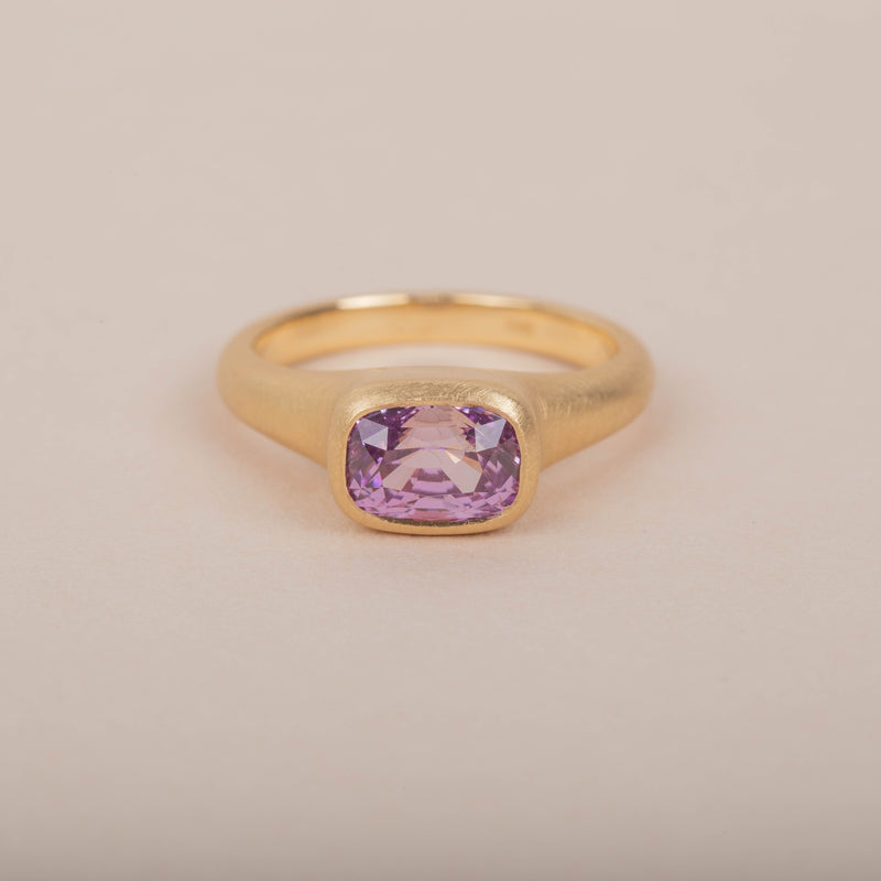 Nico Ring with Purple Sapphire - 18ct Gold