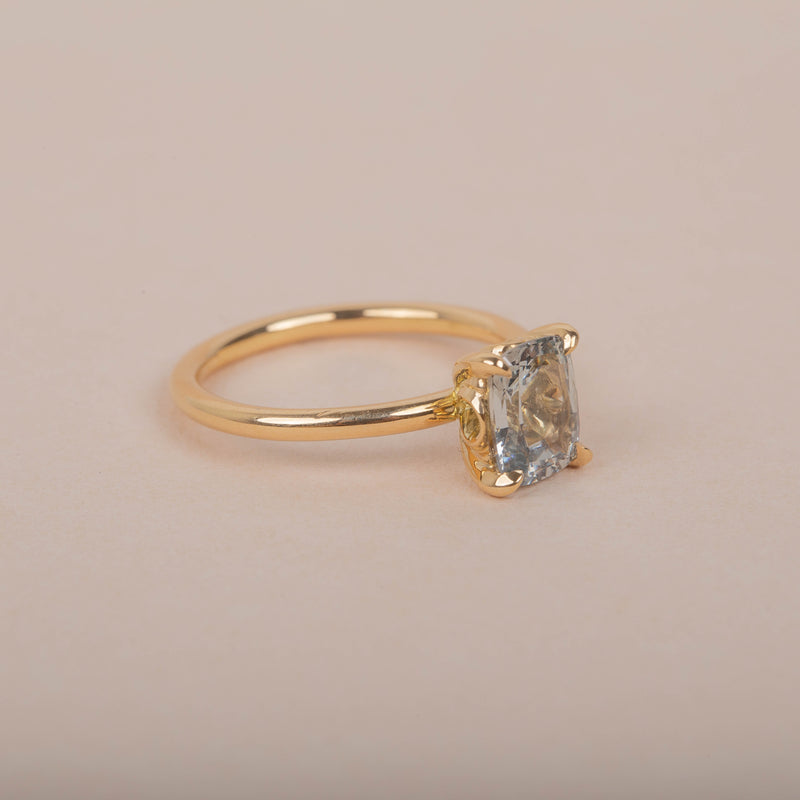 Sage Green Sapphire Solitaire - 18ct Gold